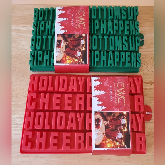 Christmas Set Of 2 Silicone Holiday Ice Cube Molds/Trays New - Picture 1 of 7